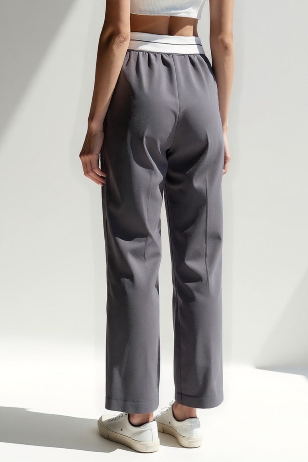 Eleganckie spodnie cropped | Kontrastowy detal w pasie | Prosty krój
