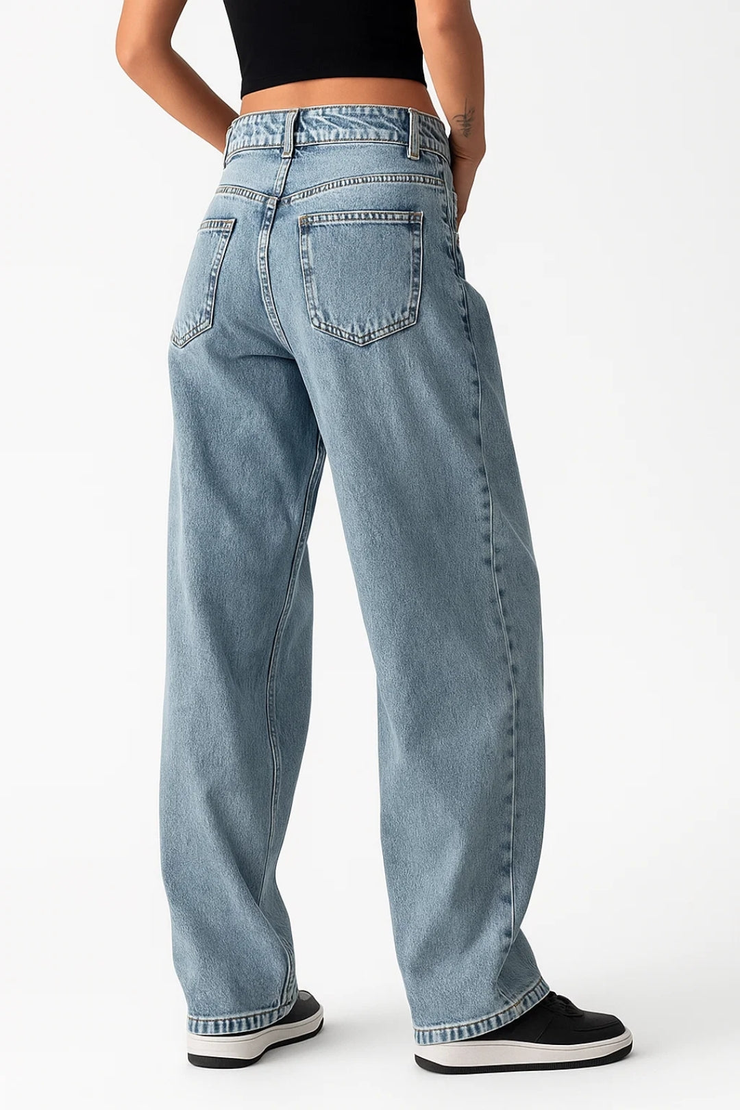Dżinsy z szerokimi nogawkami i niskim stanem | Jasnoniebieski denim | Swobodny i wyluzowany wygląd